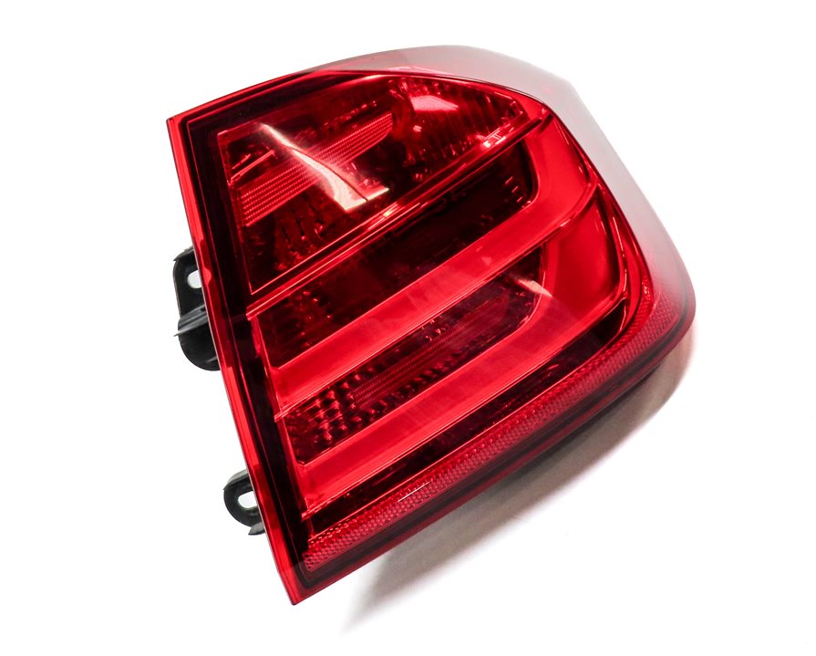 Thumbnail 4: 12-15 BMW 3 SERIES (F30) SEDAN RIGHT PASSENGER OUTER TAILLIGHT BRAKE LIGHT LAMP