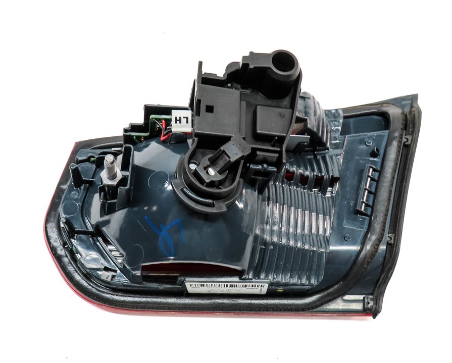 Thumbnail 5: 12-15 BMW 320i 328i 335i M3 (F30) SEDAN LEFT TRUNK INNER TAILLIGHT LIGHT LAMP