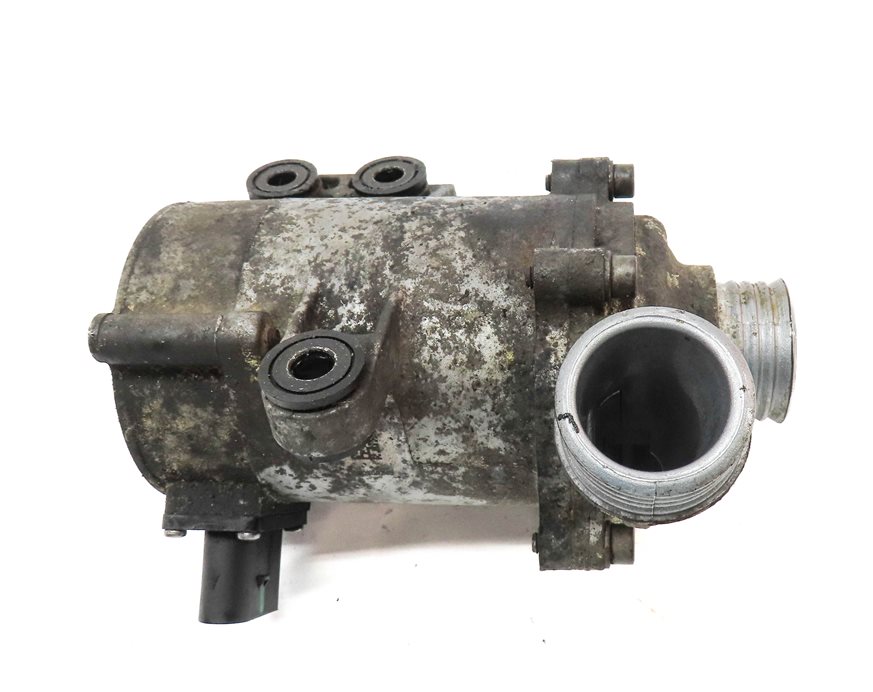 Thumbnail 5: 2015 X1 F48 / 12-18 BMW 320i F30 2.0L TURBO ENGINE ELECTRIC WATER PUMP