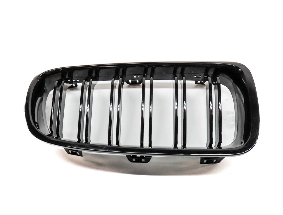 Thumbnail 2: 2012-2018 BMW 320i 328i 330i 335i (F30) SEDAN / WAGON RIGHT BUMPER VENT GRILLE
