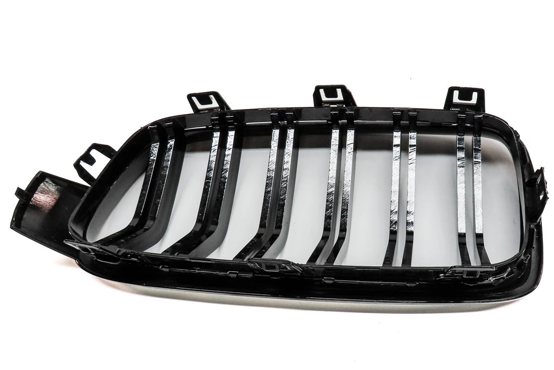 Thumbnail 6: 2012-2018 BMW 320i 328i 330i 335i (F30) SEDAN / WAGON RIGHT BUMPER VENT GRILLE