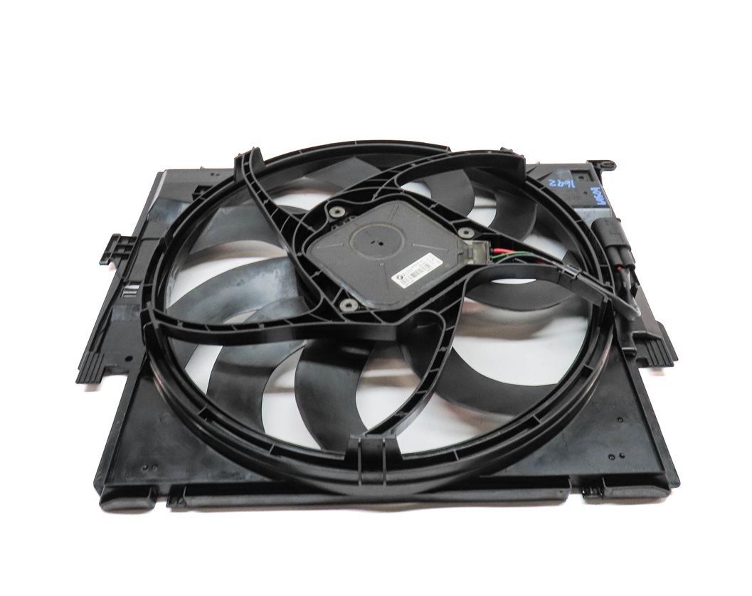 Thumbnail 5: 12-18 BMW 228i 320i (F22 F30) 2.0L TURBO ENGINE RADIATOR COOLING FAN w/ SHROUD
