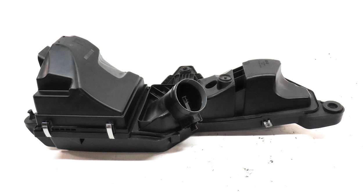 Thumbnail 2: 2012-2016 BMW 2 3 4 SERIES (F22 F30 F32) 2.0L N20 TURBO ENGINE AIR FILTER BOX