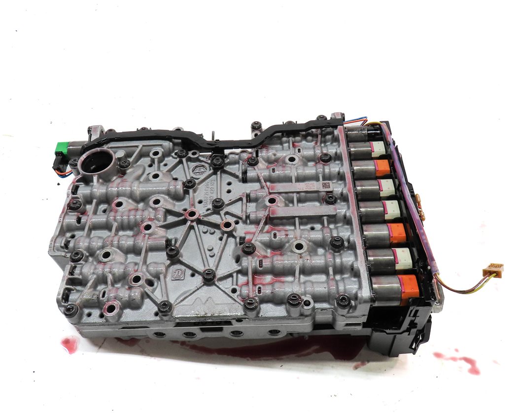 Thumbnail 6: 14-18 BMW 320i (F30) AWD 2.0T 8HP-45 A/T AUTO AUTOMATIC TRANSMISSION VALVE BODY