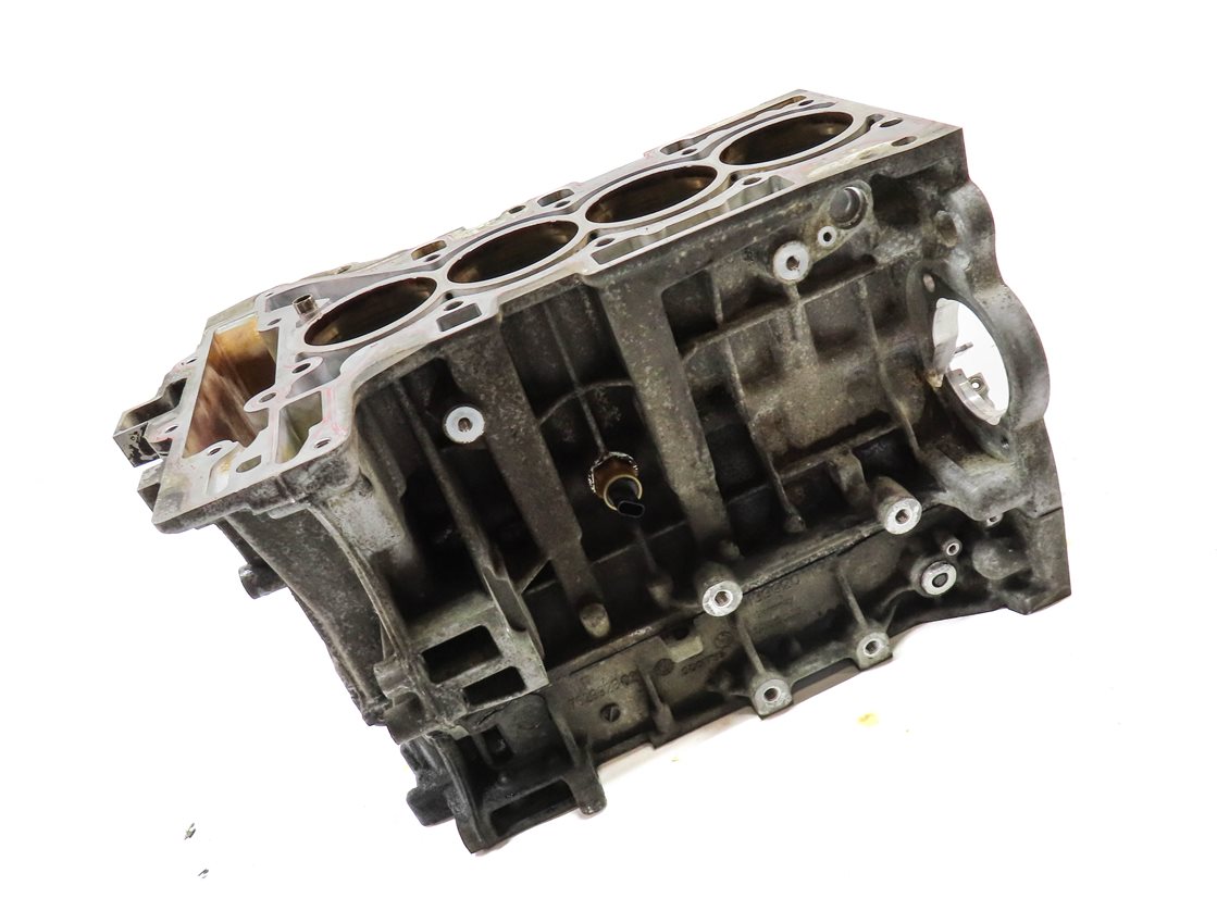 Thumbnail 3: 2012-2018 BMW 320i (F30) 2.0L MOTOR TURBO ENGINE CYLINDER BLOCK (BARE)