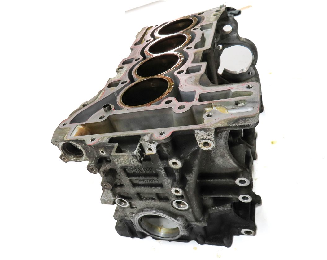 Thumbnail 5: 2012-2018 BMW 320i (F30) 2.0L MOTOR TURBO ENGINE CYLINDER BLOCK (BARE)