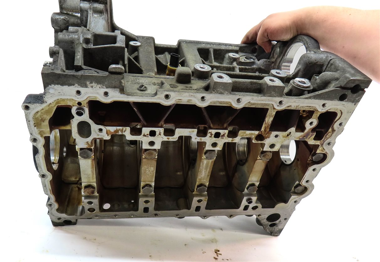 Thumbnail 7: 2012-2018 BMW 320i (F30) 2.0L MOTOR TURBO ENGINE CYLINDER BLOCK (BARE)