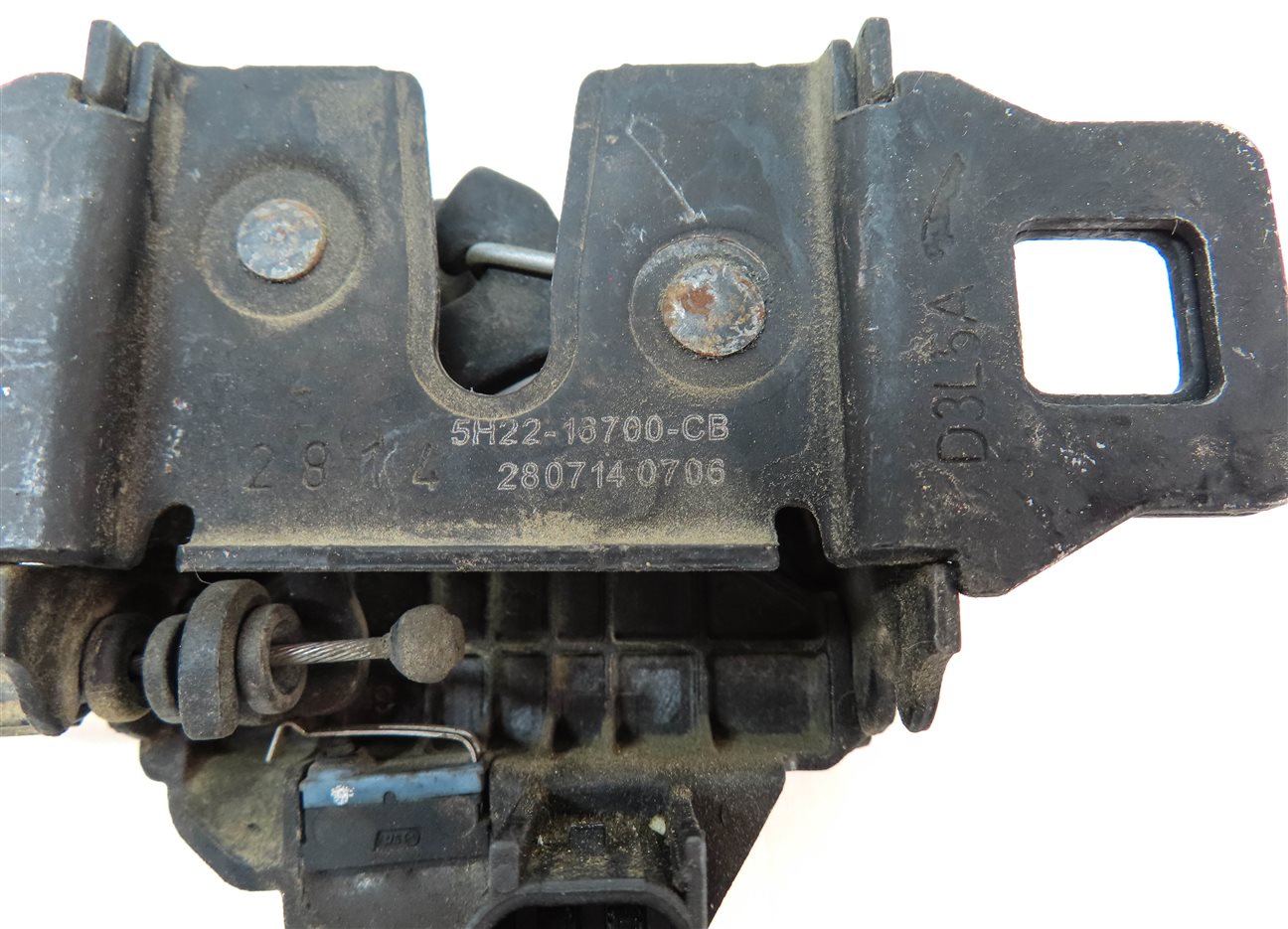 Thumbnail 9: 2008 RANGE ROVER SPORT (L320) FRONT LEFT & RIGHT LOWER HOOD LOCK LATCH SET-2 🙄
