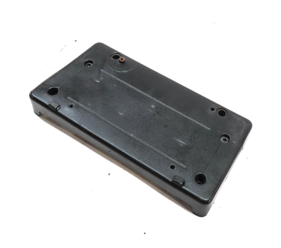2008 RANGE ROVER SPORT (L320) FRONT LICENSE PLATE BASE MOUNT RETAINER BRACKET