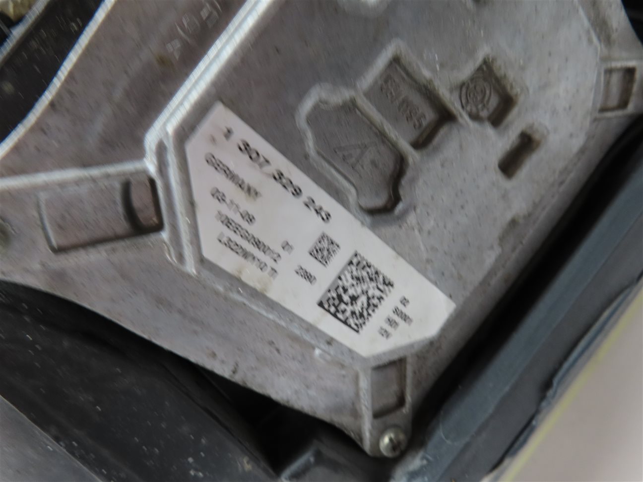 Thumbnail 5: 2010-2011 RANGE ROVER (L322) RIGHT PASSENGER XENON ADAPTIVE AFS HEADLIGHT LAMP