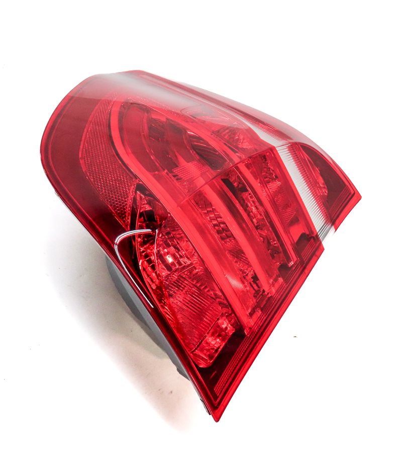Thumbnail 4: 11-17 BMW X3 (F25) LEFT DRIVER REAR OUTER TAILLIGHT BRAKE LIGHT LAMP (OPT. 522)