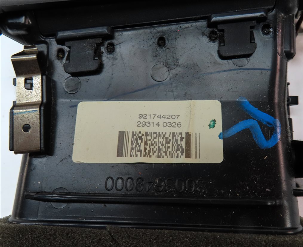 Thumbnail 6: 2015 BMW X4 (F26) FRONT RIGHT PASSENGER OUTER DASH HEATER A/C AIR VENT