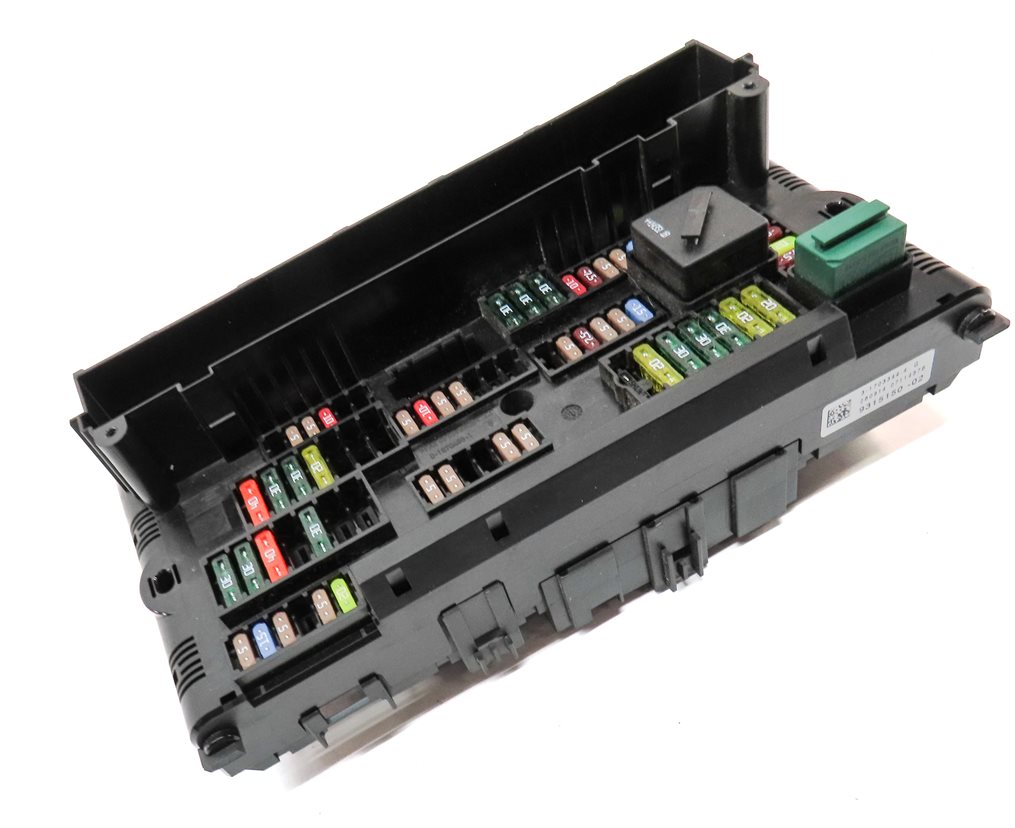 Thumbnail 3: 2015 BMW X4 (F26) FRONT JUNCTION POWER DISTRIBUTION RELAY FUSE BLOCK