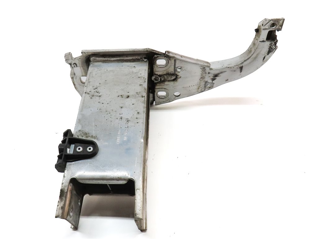 Thumbnail 6: 12-18 AUDI A6 A7 S6 S7 RS7 (C7 4G8) FRONT RIGHT PASSENGER BUMPER MOUNT BRACKET
