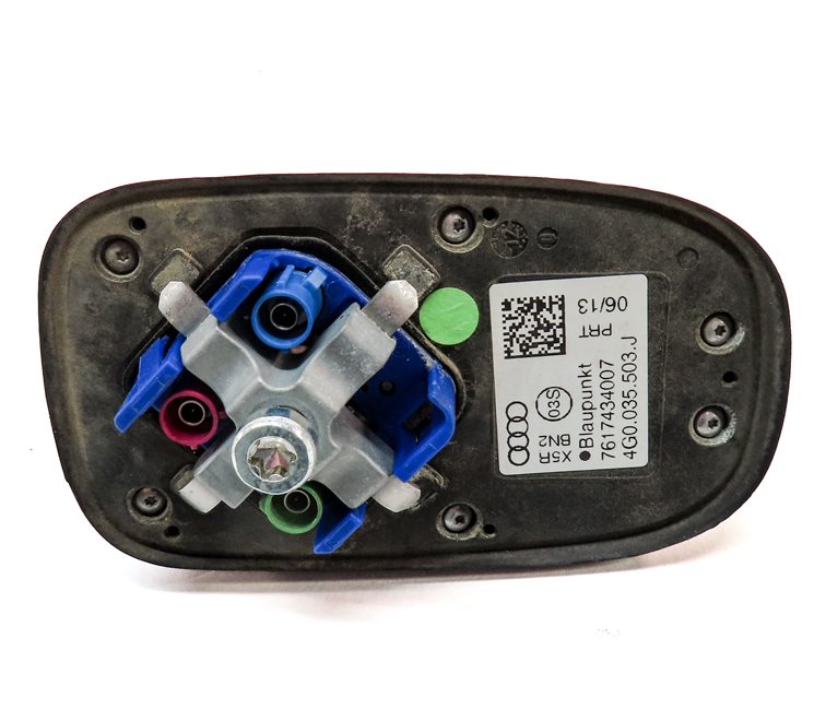 Thumbnail 6: 2013 AUDI A6 (C7) ROOF MOUNT SHARK FIN RADIO STEREO GPS RECEPTION ANTENNA (Blue)