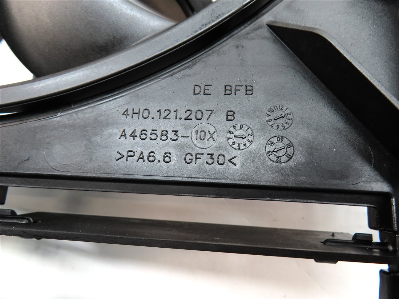 Thumbnail 9: 12-18 AUDI A6 A7 (C7) 3.0L SUPERCHARGED ENGINE RADIATOR COOLING FAN w/ SHROUD