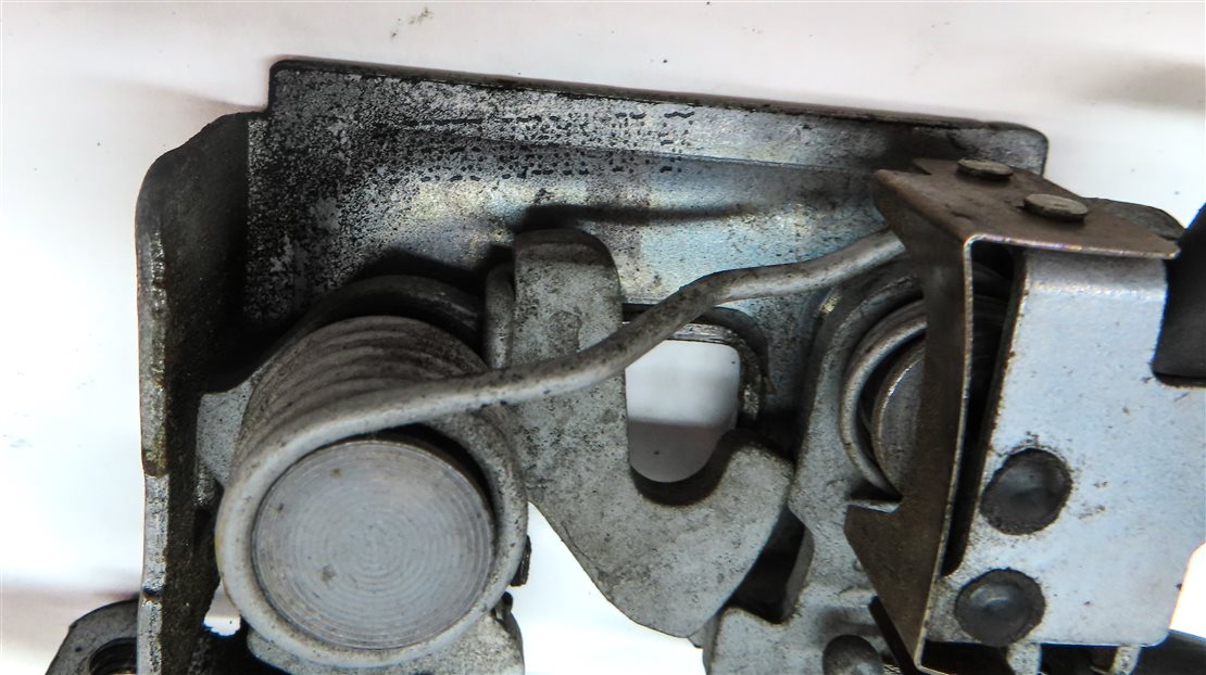 Thumbnail 10: 2012 BMW X5 (E70) FRONT LEFT & RIGHT LOWER HOOD LOCK LATCH SET-2