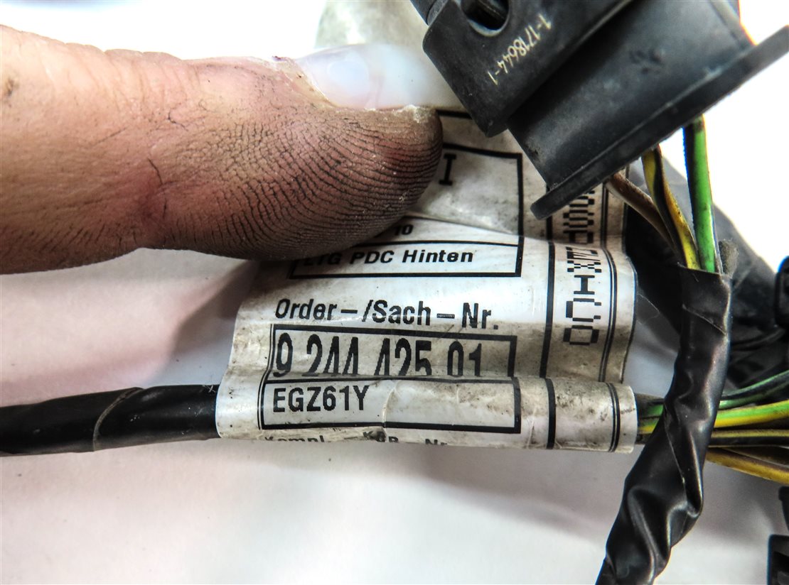 Thumbnail 4: 2012 BMW X5 (E70) REAR PDC PARK ASSIST DISTANCE SENSOR SET-4 w/ HARNESS (Grey)