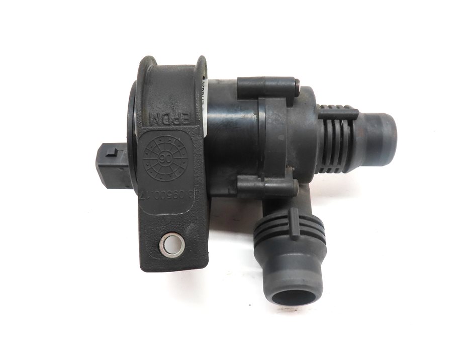Thumbnail 5: 2012 BMW X5 (E70) 3.0L M57 DIESEL ENGINE AUX AUXILIARY WATER PUMP COOLANT PUMP