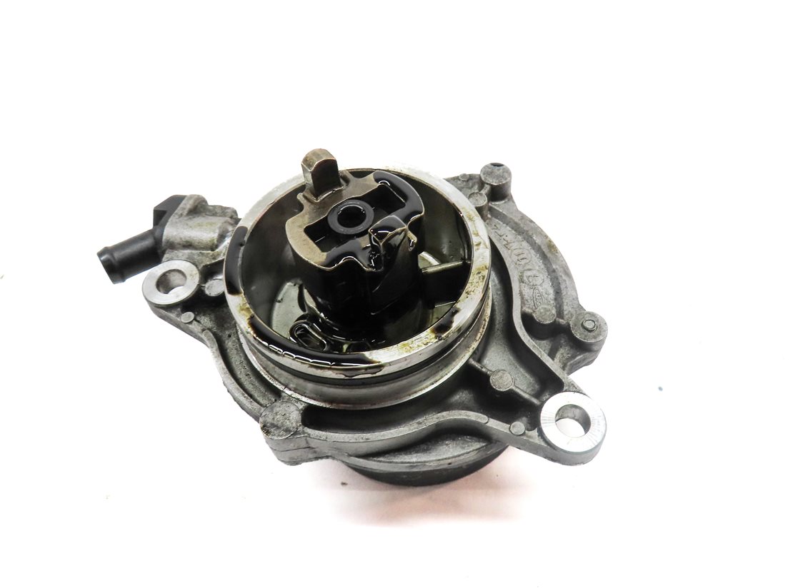 Thumbnail 2: 2009-2013 BMW X5 335D (E70 E90) 3.0L M57Y TURBO DIESEL ENGINE BRAKE VACUUM PUMP