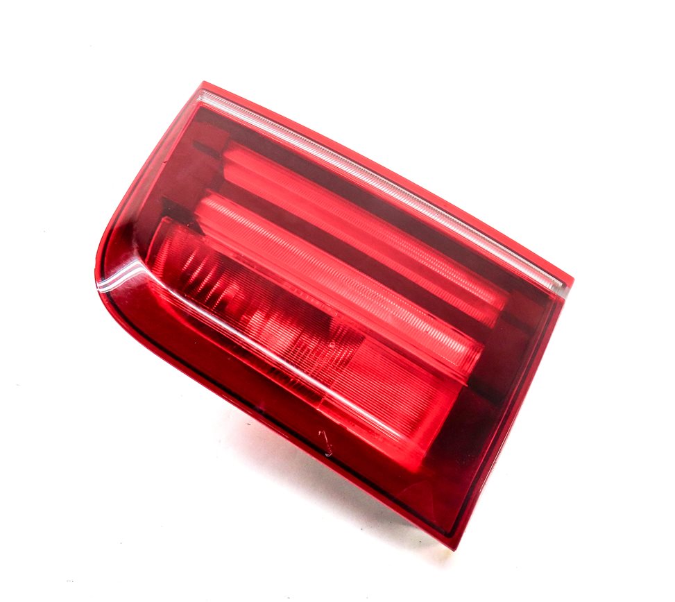11-13 BMW X5 X5M (E70) RIGHT PASSENGER INNER TAILLIGHT LIGHT LAMP (INCANDESCENT)