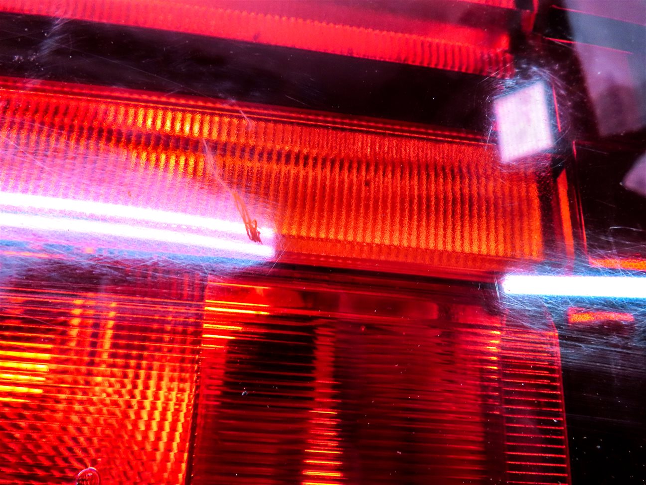 Thumbnail 8: 11-13 BMW X5 X5M (E70) RIGHT PASSENGER INNER TAILLIGHT LIGHT LAMP (INCANDESCENT)