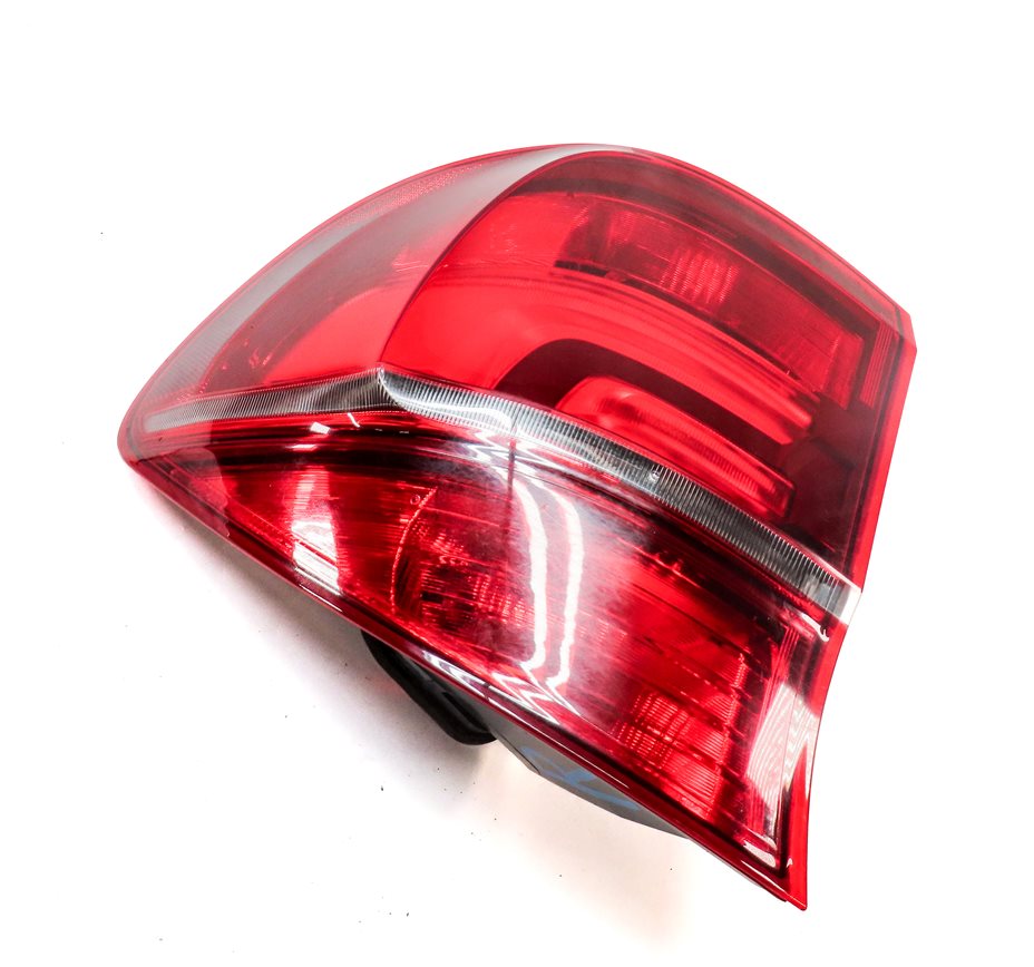 2011-2013 BMW X5 X5M (E70) RIGHT PASSENGER REAR OUTER TAILLIGHT BRAKE LIGHT LAMP