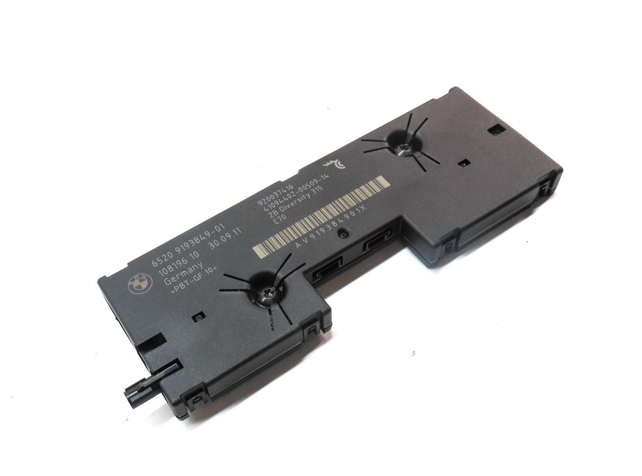 Thumbnail 3: 2012 BMW X5 (E70) RADIO STEREO DIVERSITY ANTENNA AMP AMPLIFIER MODULE