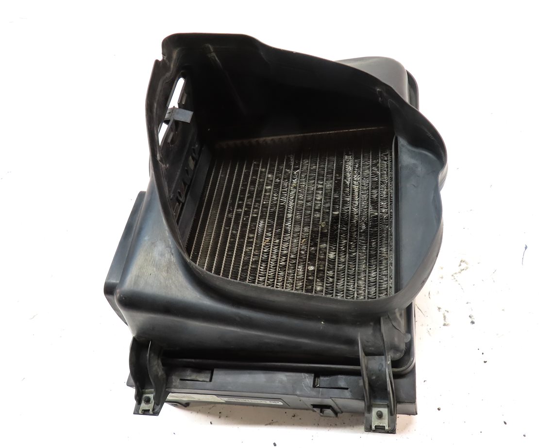 Thumbnail 6: 2008-2014 BMW X5 X5M X6 X6M (E70 E71) 3.0L / 4.4L TWIN TURBO AUXILIARY RADIATOR