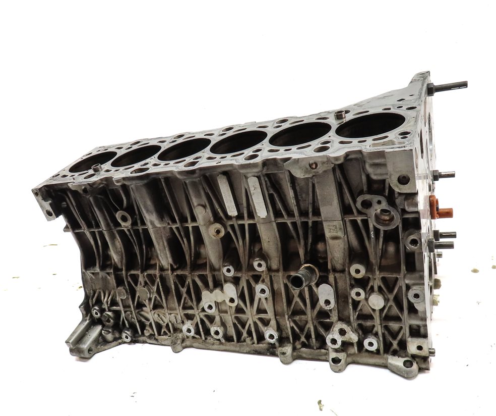 Thumbnail 2: 09-13 BMW X5 335D (E70 E90) 3.0L TWIN TURBO M57Y DIESEL ENGINE - CYLINDER BLOCK