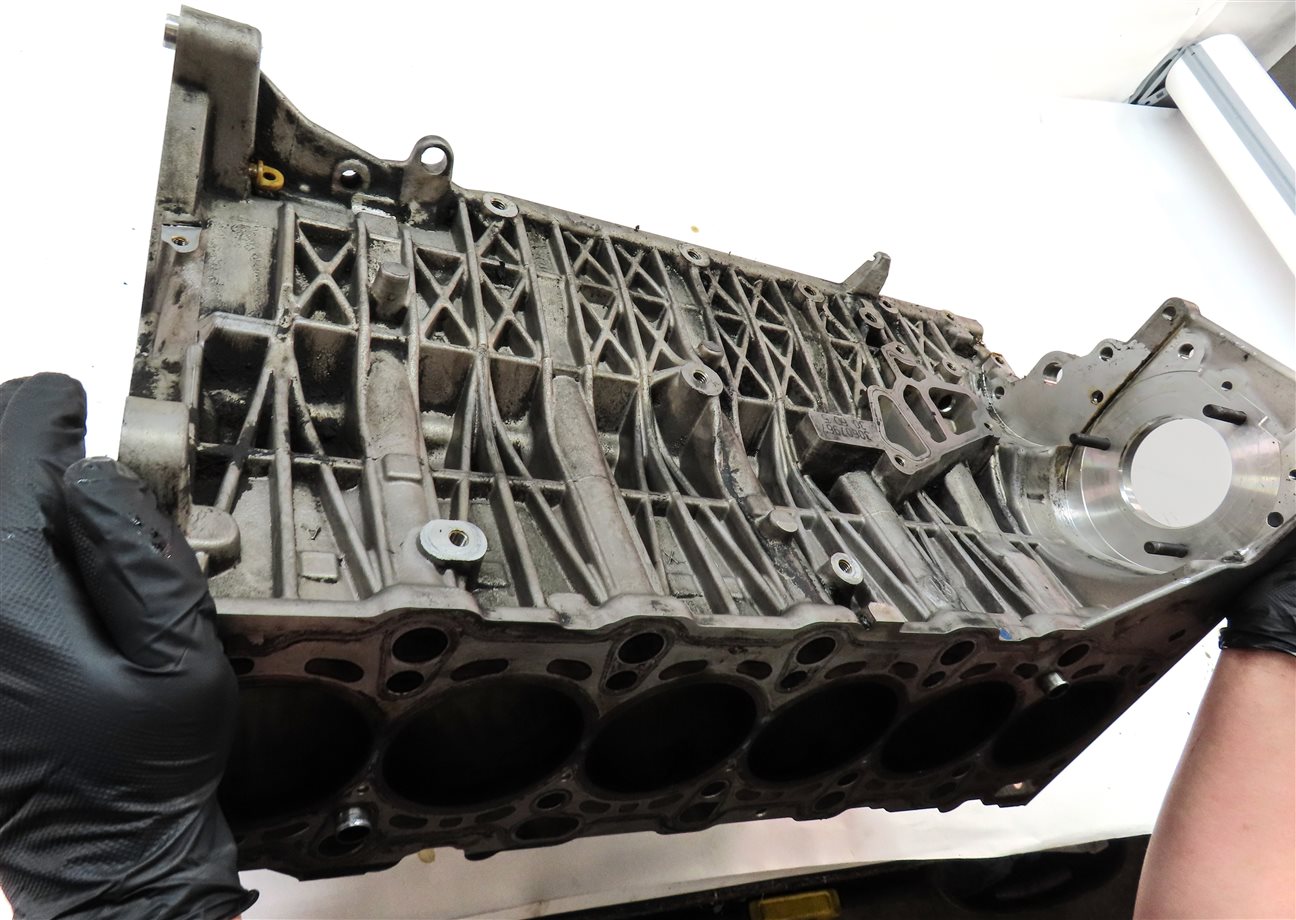 Thumbnail 7: 09-13 BMW X5 335D (E70 E90) 3.0L TWIN TURBO M57Y DIESEL ENGINE - CYLINDER BLOCK