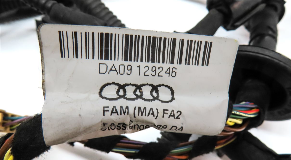 Thumbnail 4: 2018 AUDI Q3 (8U) REAR PDC PARK DISTANCE SENSOR SET w/ HARNESS (Silver)