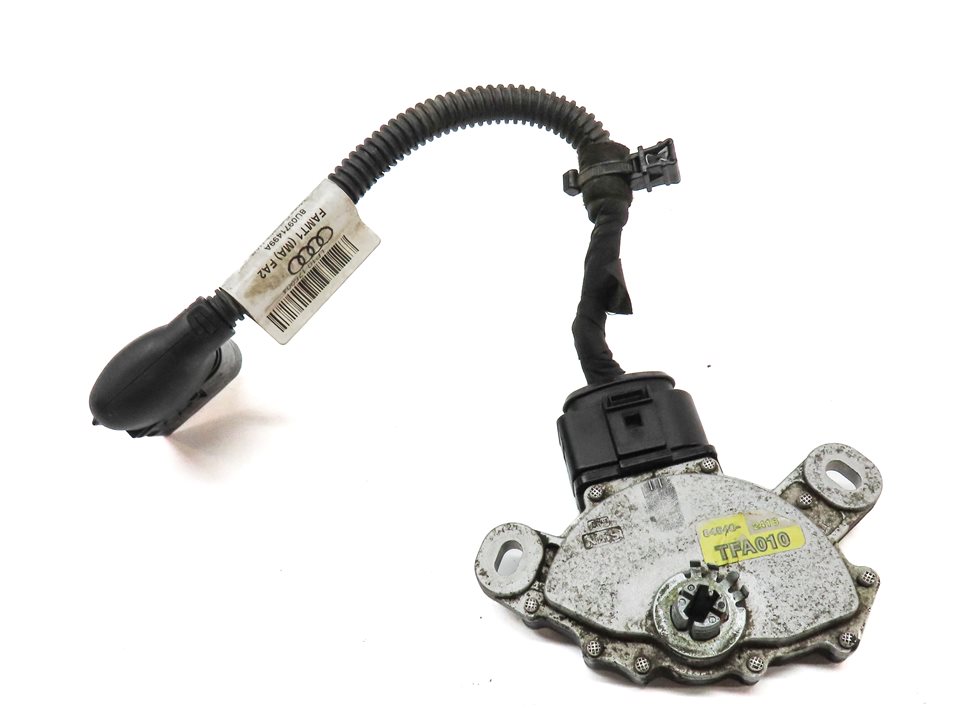 Thumbnail 6: 2018 AUDI Q3 (8U) AUTOMATIC TRANSMISSION NEUTRAL SAFETY RANGE SWITCH