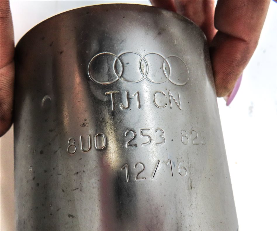 Thumbnail 8: 15-18 AUDI Q3 (8U) 2.0L TURBO ENGINE REAR LEFT & RIGHT MUFFLER EXHAUST TIP SET 2
