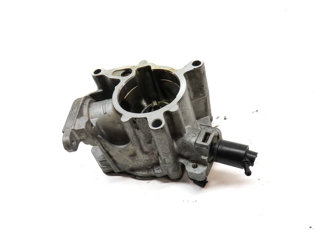 Thumbnail 2: 2015-2018 AUDI Q3 (8U) 2.0L CCTA TURBO ENGINE BRAKE VACUUM PUMP
