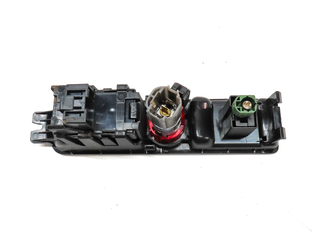 Thumbnail 6: 2018 AUDI Q3 (8U) PARKING BRAKE SWITCH w/ 12v SOCKET USB CHARGING PORT JACK