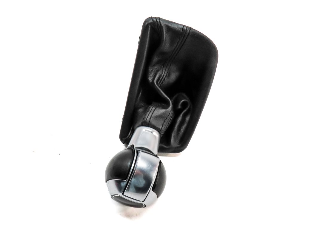 Thumbnail 1: 2018 AUDI Q3 (8U) A/T AUTO AUTOMATIC TRANSMISSION GEAR SHIFTER SHIFT KNOB BOOT