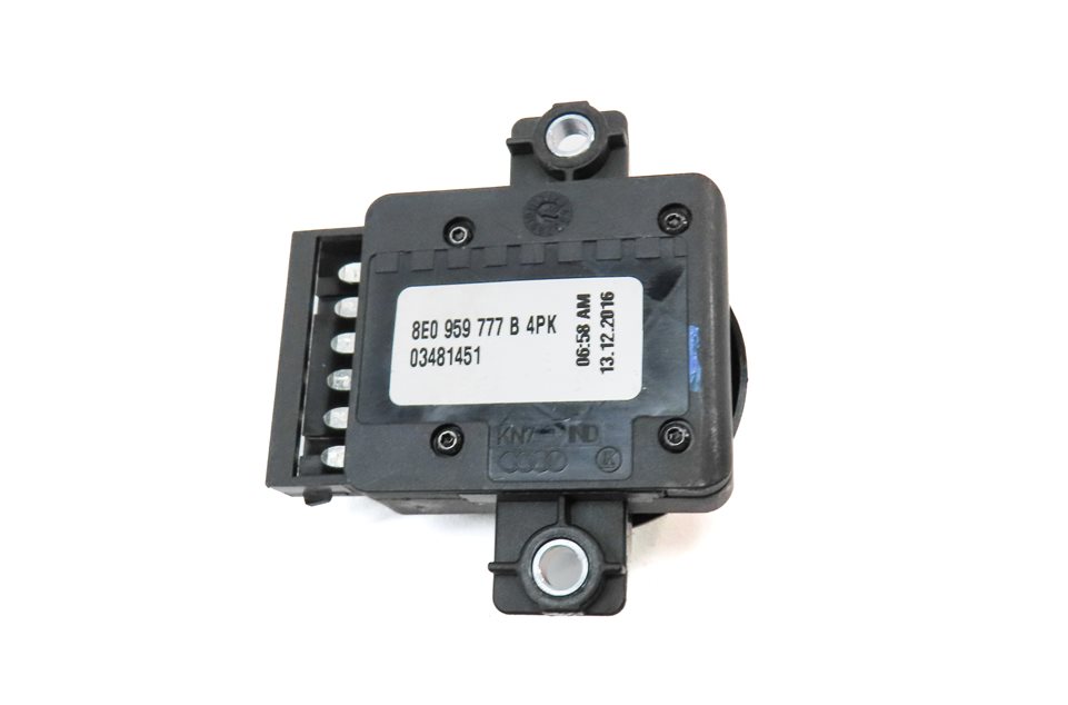 Thumbnail 5: 2018 AUDI Q3 (8U) FRONT LEFT DRIVER SEAT ADJUSTMENT LUMBAR ADJUST SWITCH BUTTON