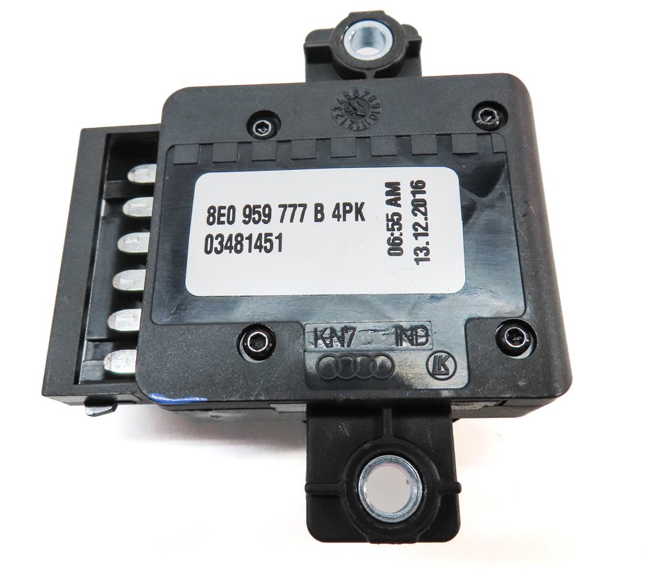 Thumbnail 6: 2018 AUDI Q3 (8U) FRONT RIGHT PASSENGER SEAT ADJUSTMENT LUMBAR ADJUST SWITCH