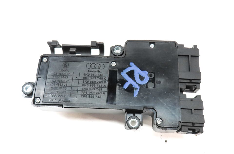 Thumbnail 8: 2018 AUDI Q3 (8U) FRONT RIGHT PASSENGER SEAT ADJUSTMENT LUMBAR ADJUST SWITCH