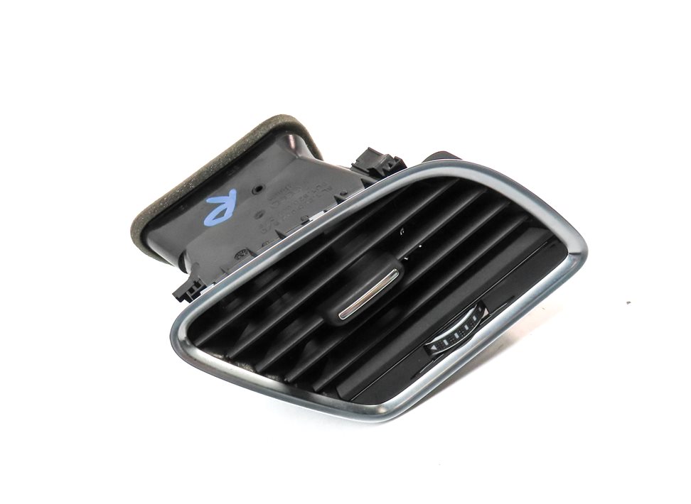 Thumbnail 3: 2018 AUDI Q3 (8U) FRONT RIGHT PASSENGER OUTER DASH HEATER A/C AIR VENT