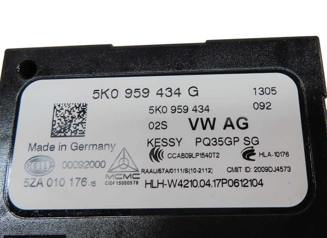 Thumbnail 18: 18 AUDI Q3 8U 2.0L TURBO CCTA SPEEDOMETER ECU IMMOBILIZER MODULE KEY SET (95k)