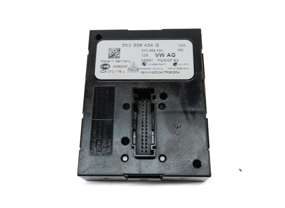 Thumbnail 8: 18 AUDI Q3 8U 2.0L TURBO CCTA SPEEDOMETER ECU IMMOBILIZER MODULE KEY SET (95k)