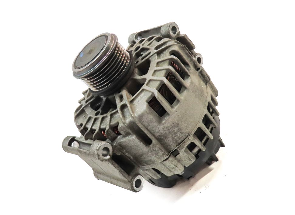 Thumbnail 3: 2015-2018 AUDI Q3 (8U) 2.0L ENGINE 140 AMP ALTERNATOR POWER GENERATOR (VALEO)