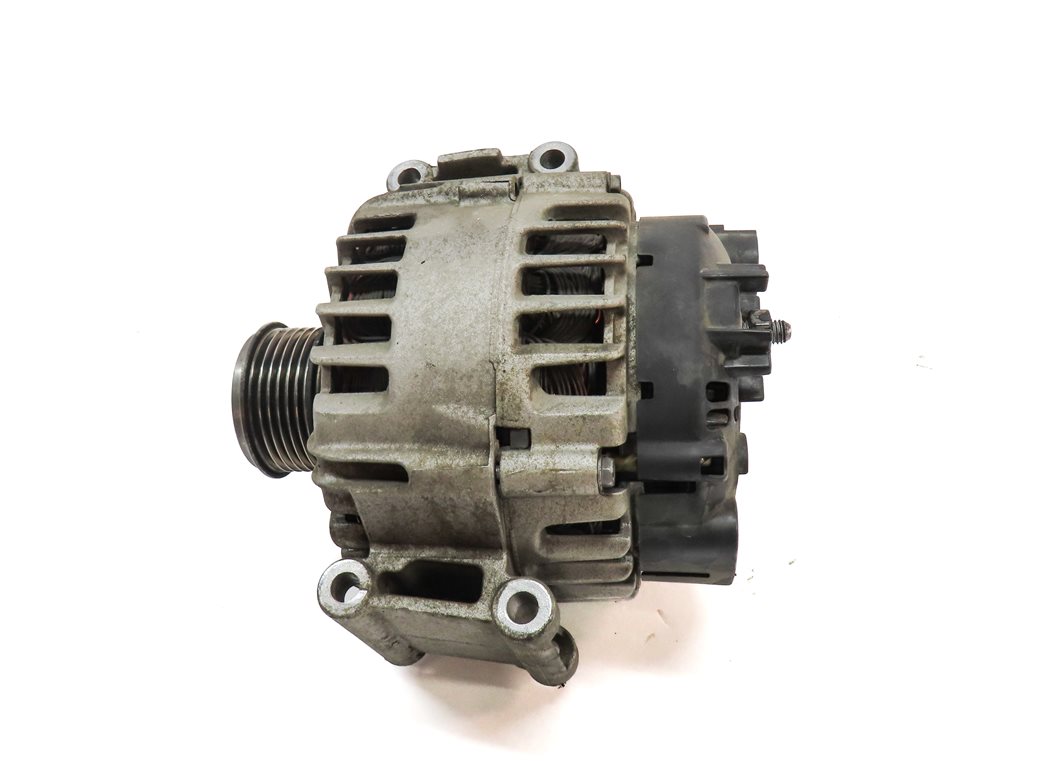 Thumbnail 4: 2015-2018 AUDI Q3 (8U) 2.0L ENGINE 140 AMP ALTERNATOR POWER GENERATOR (VALEO)