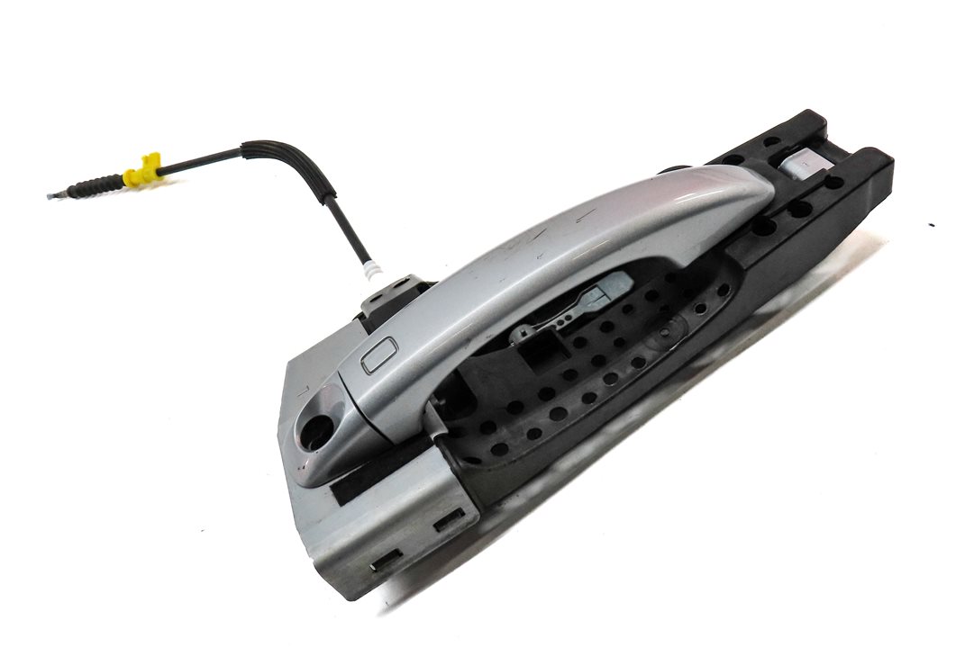 Thumbnail 3: 2015-2018 AUDI Q3 (8U) FRONT LEFT DRIVER DOOR HANDLE (Silver)