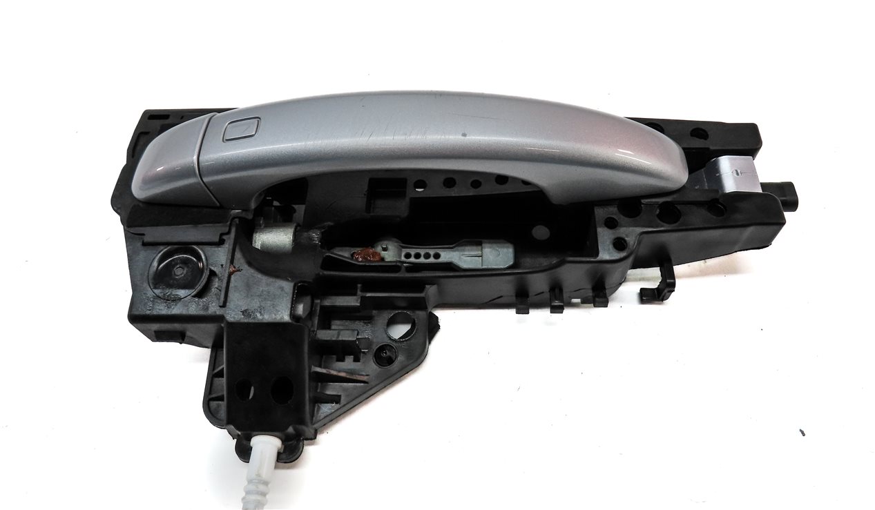 Thumbnail 4: 2015-2018 AUDI Q3 (8U) RIGHT FRONT PASSENGER DOOR HANDLE (Silver)