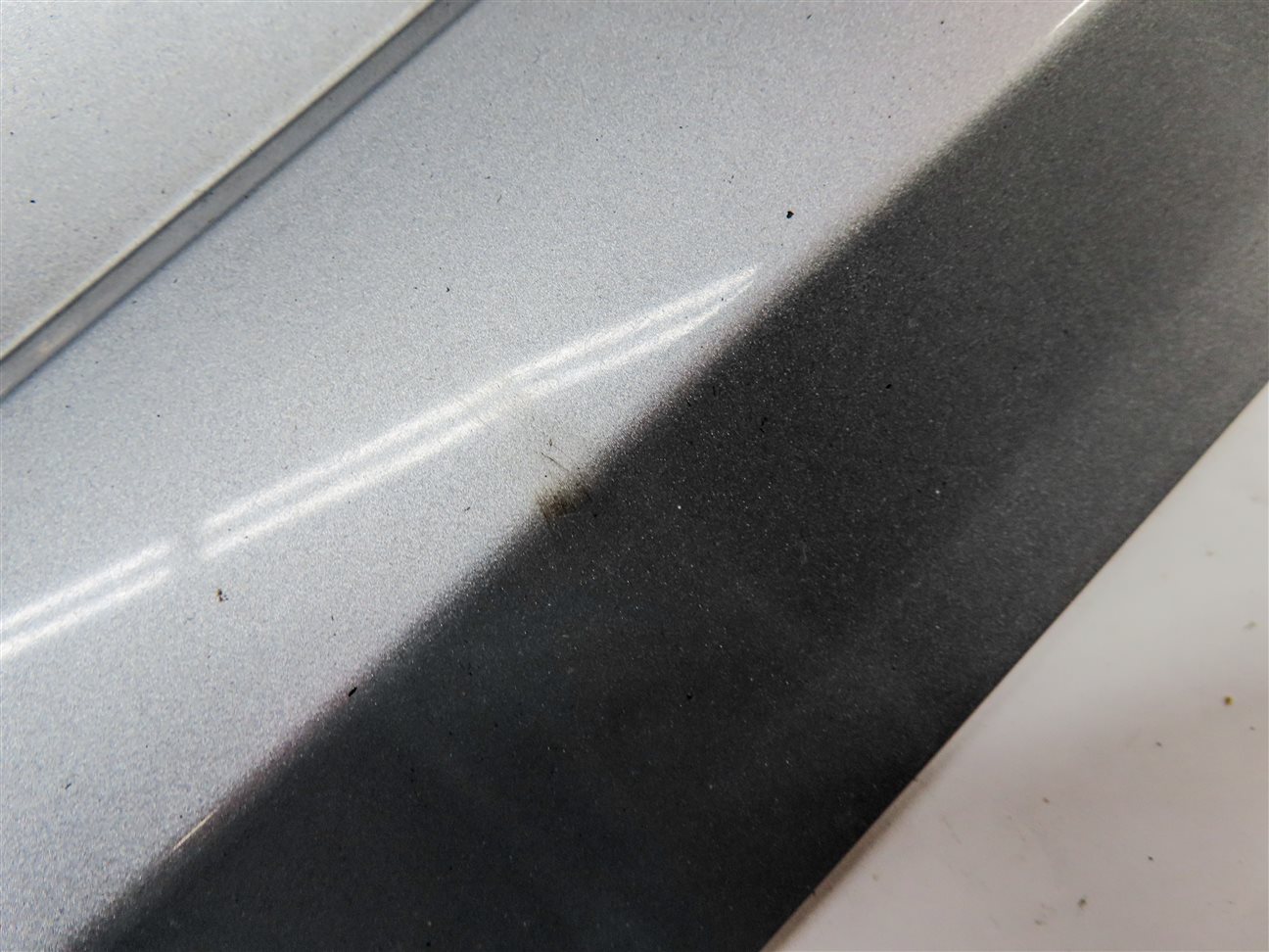 Thumbnail 9: 2016-2018 AUDI Q3 (8U) REAR RIGHT DOOR LOWER MOULDING RUNNER TRIM (Silver)