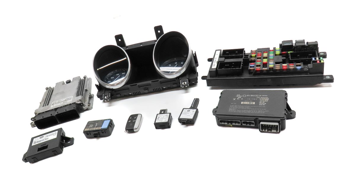 Thumbnail 3: 14 RANGE ROVER SPORT (L494) 3.0L SUPERCHARGED ENGINE IMMOBILIZER MODULE KEY SET