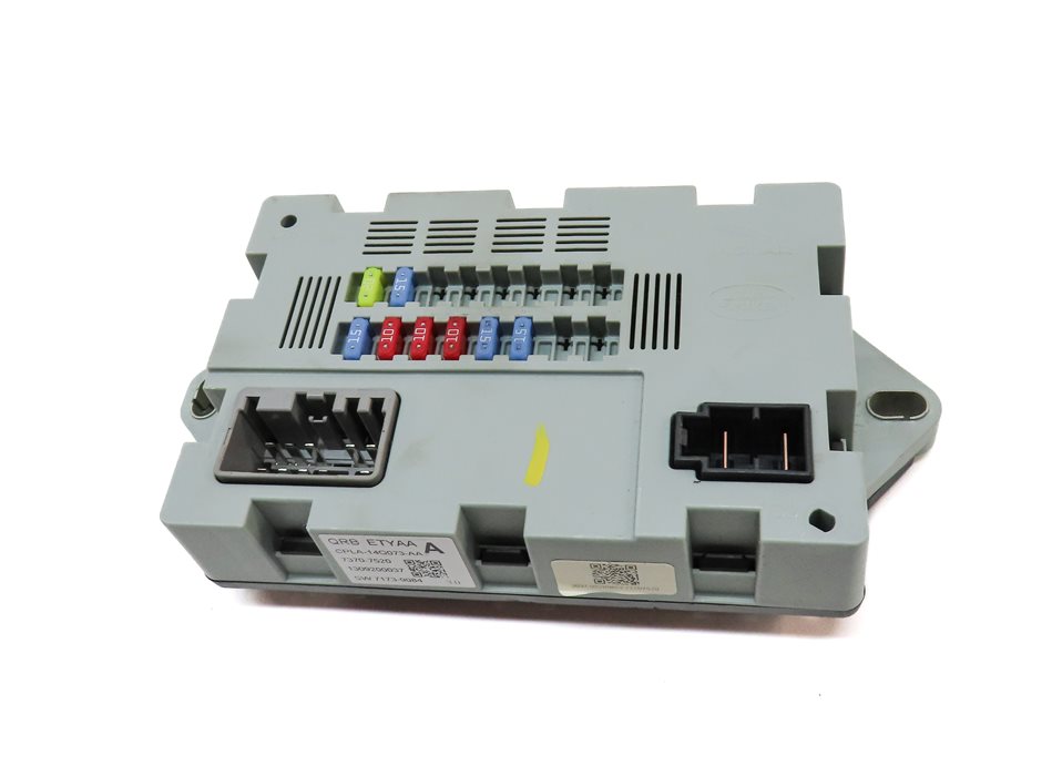 Thumbnail 2: 2014 RANGE ROVER SPORT (L494) 3.0L SUPER ENGINE CABIN FUSE JUNCTION BOX